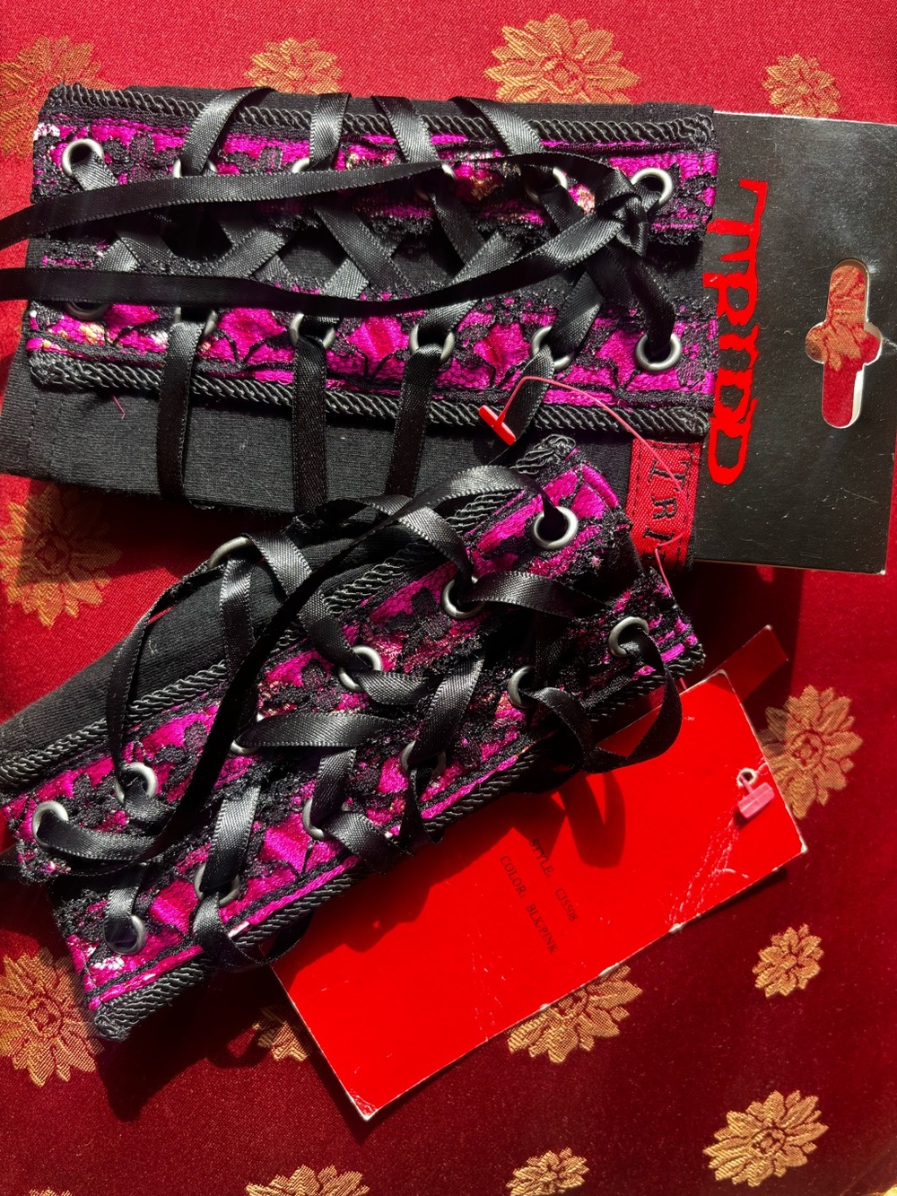 Tripp NYC lace up fingerless gloves/arm warmers | Black + Pink. NWT. O/S.